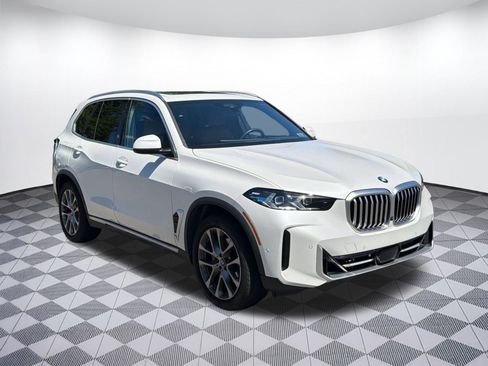 Certified 2024 BMW X5 xDrive40i w/ Premium Package AWD/4WD image 7
