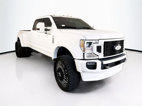 Used 2022 Ford F450 Platinum w/ FX4 Off-Road Package AWD/4WD image 32