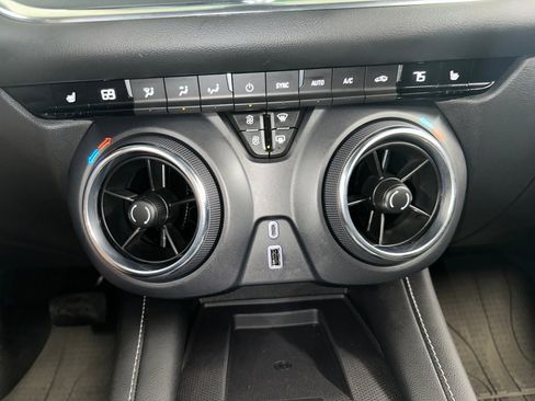 Certified 2024 Chevrolet Blazer LT w/ Convenience Package image 14