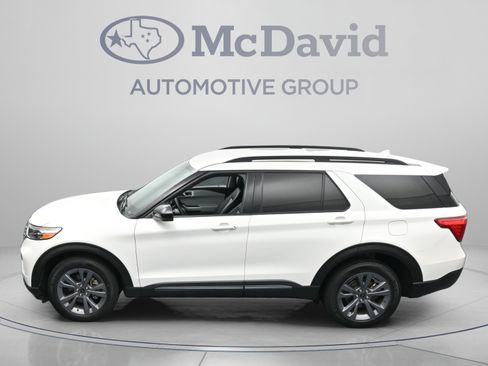 Used 2023 Ford Explorer XLT w/ Equipment Group 202A AWD/4WD image 36