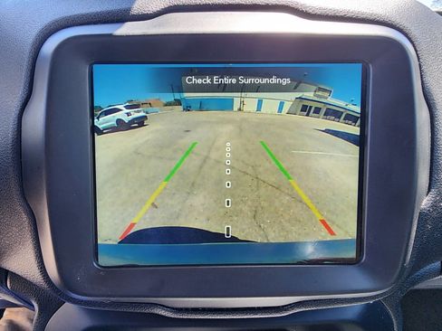 Used 2020 Jeep Renegade Altitude FWD image 15