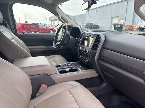Used 2018 Ford Expedition XLT w/ Equipment Group 202A image 23