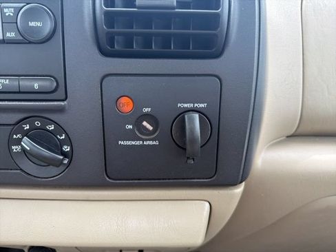 Used 2005 Ford F350 XLT AWD/4WD image 23