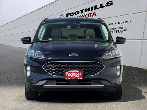 Used 2021 Ford Escape Titanium w/ Class II Trailer Tow Package AWD/4WD image 2