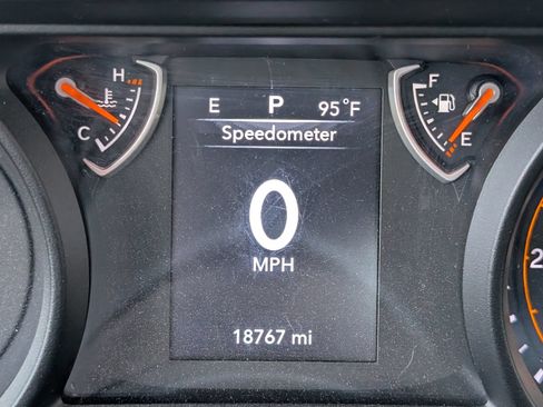 Used 2025 Jeep Wrangler Unlimited Sport AWD/4WD image 7