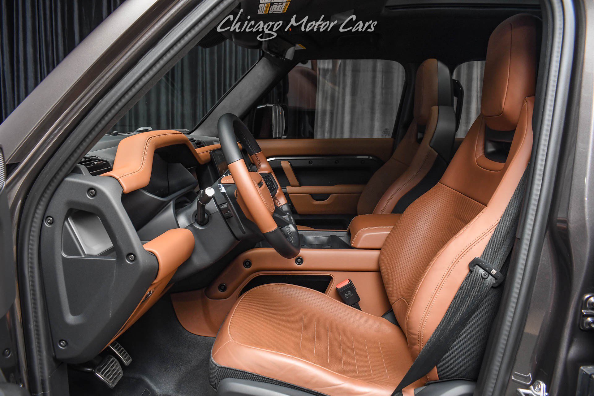 Used 2025 Land Rover Defender 110 AWD/4WD image 23