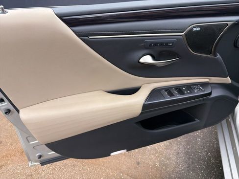 Used 2021 Lexus ES 350 Luxury w/ Accessory Package 2 image 12