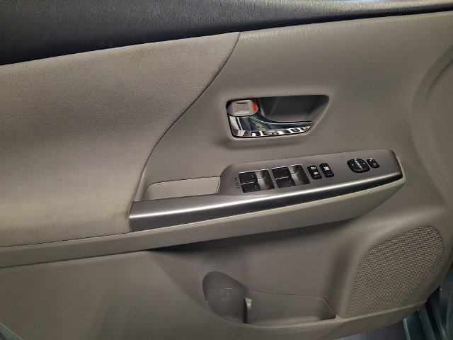 Used 2017 Toyota Prius V Two w/ Carpet Mat Package FWD image 13