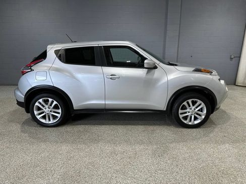 Used 2015 Nissan Juke SV AWD/4WD image 2