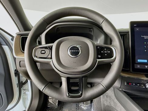 Used 2026 Volvo XC60 B5 Plus w/ Climate Package PRO AWD/4WD image 11
