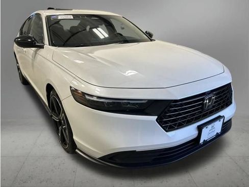 Used 2024 Honda Accord Sport image 9