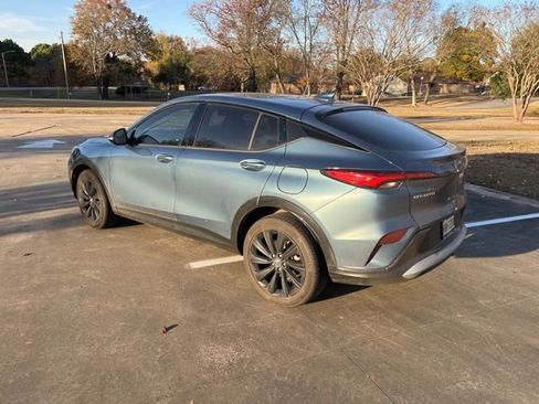 Used 2025 Buick Envista Sport Touring w/ Experience Buick Package image 3