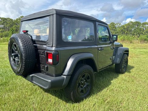 Used 2018 Jeep Wrangler Sport image 3