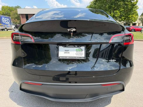 Used 2023 Tesla Model Y Long Range AWD/4WD image 12