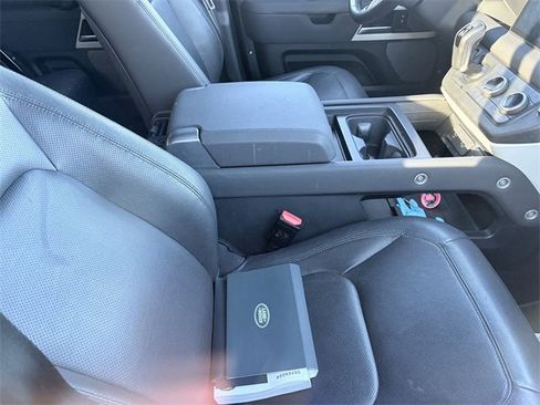 Used 2023 Land Rover Defender 110 S image 9