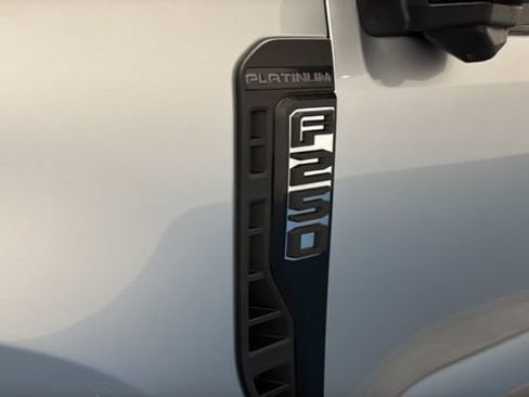 Used 2023 Ford F250 Platinum AWD/4WD image 46
