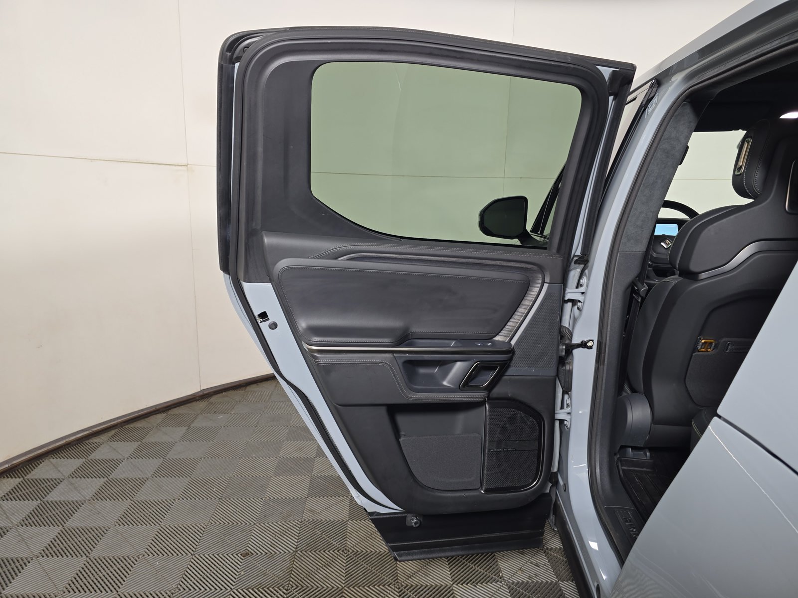 Used 2022 Rivian R1T Adventure AWD/4WD image 17