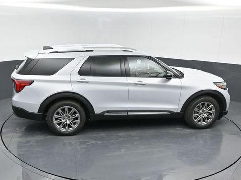 Used 2025 Ford Explorer Platinum image 16