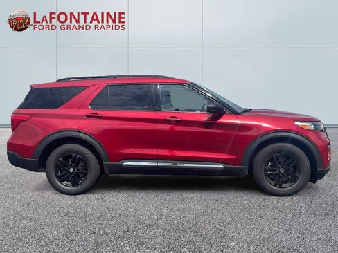 Certified 2021 Ford Explorer XLT w/ Equipment Group 202A AWD/4WD image 8