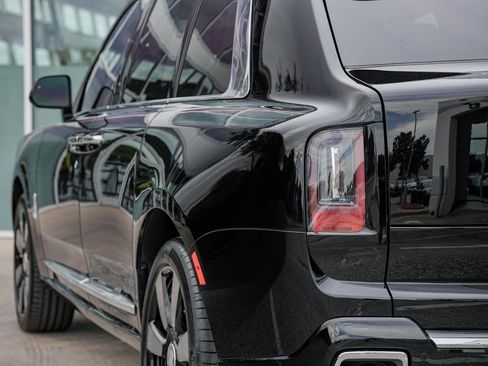 New 2026 Rolls-Royce Cullinan AWD/4WD image 13