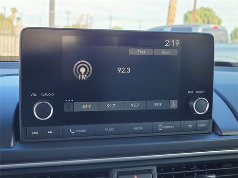 Used 2023 Honda Pilot LX image 21