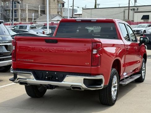 Used 2022 Chevrolet Silverado 1500 LT w/ Z71 Off-Road Package AWD/4WD image 4