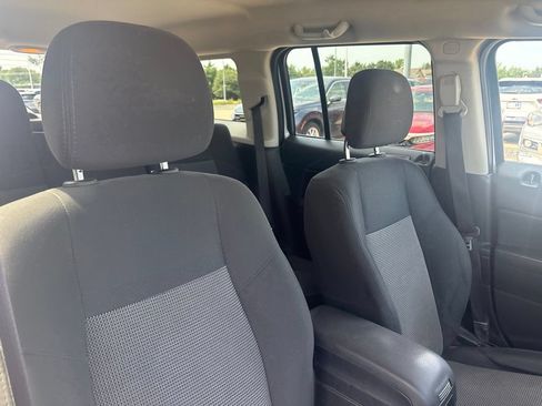 Used 2014 Jeep Patriot Latitude AWD/4WD image 22