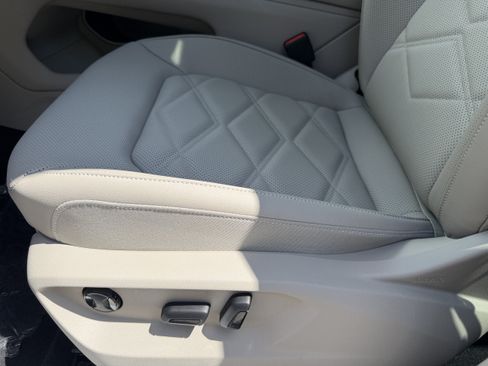 New 2026 Volkswagen Atlas SE FWD image 23