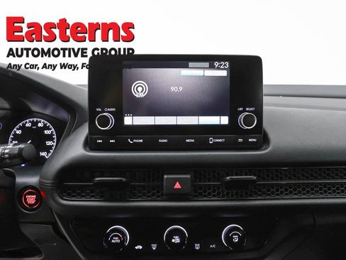 Used 2023 Honda HR-V LX image 11