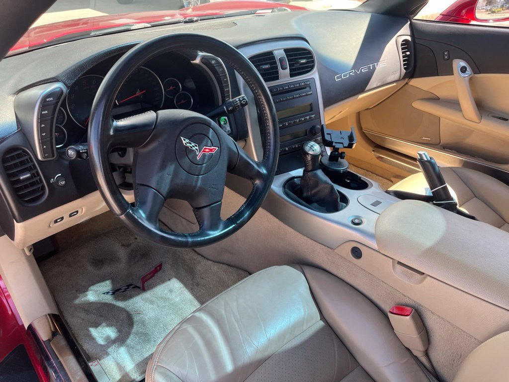 Used 2005 Chevrolet Corvette Coupe w/ Preferred Equipment Group RWD image 12
