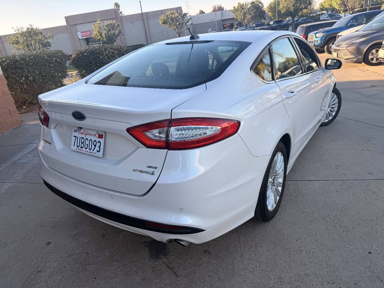 Used 2016 Ford Fusion SE FWD image 19