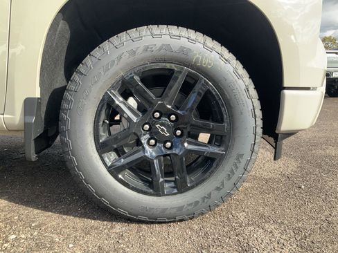 New 2026 Chevrolet Silverado 1500 Custom AWD/4WD image 9