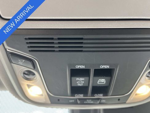 Used 2025 Honda Ridgeline RTL image 17