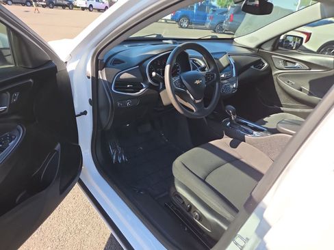 Used 2023 Chevrolet Malibu LT FWD image 10