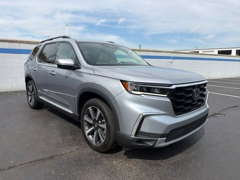Used 2025 Honda Pilot Elite image 7