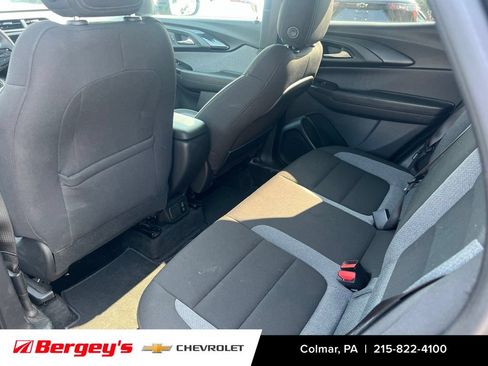 Used 2023 Chevrolet TrailBlazer LT w/ Convenience Package FWD image 11