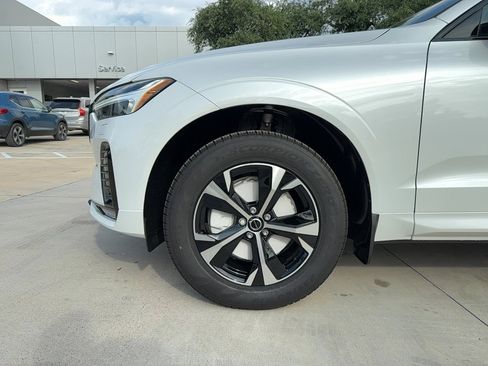 Used 2026 Volvo XC60 B5 Core w/ Protection Package Premier image 10