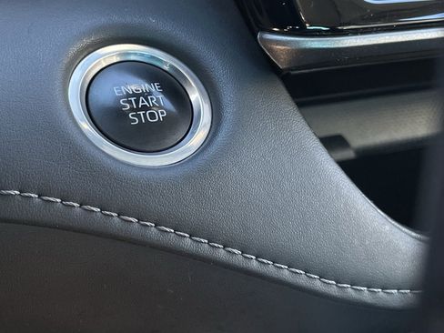 Used 2024 Toyota Highlander LE image 16