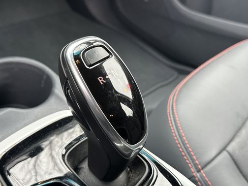 Used 2020 Chevrolet Bolt Premier w/ Infotainment Package image 34