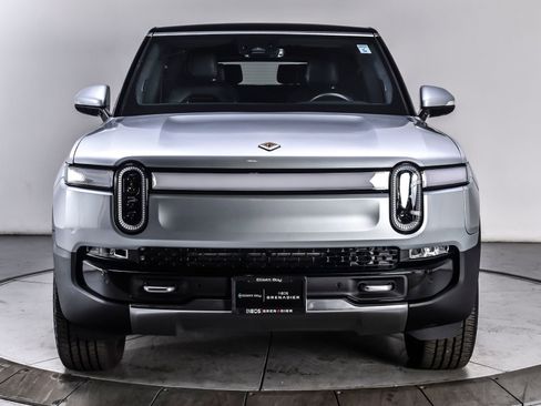 Used 2024 Rivian R1S Adventure AWD/4WD image 8
