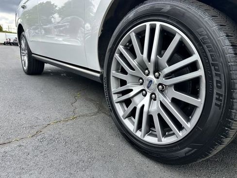 Certified 2022 Ford Expedition Limited AWD/4WD image 11