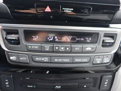 Used 2016 Honda Pilot Touring image 48