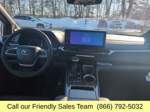 New 2026 Toyota Sienna Limited image 12