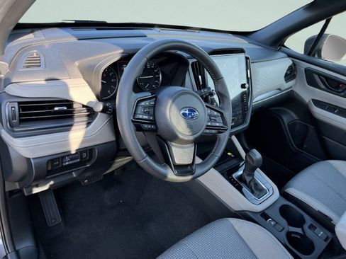 Used 2025 Subaru Forester Premium AWD/4WD image 18