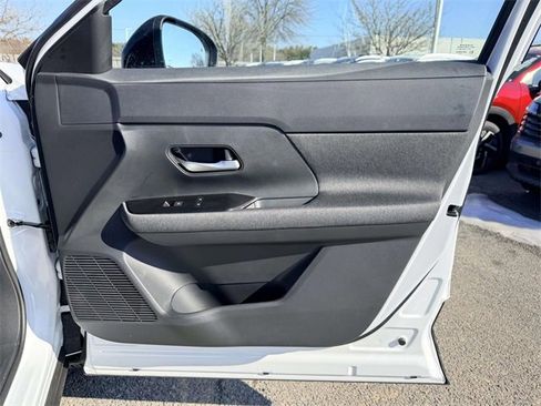 New 2026 Nissan Kicks SV image 8