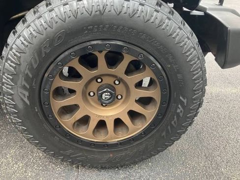 Used 2014 Jeep Wrangler Unlimited Sahara AWD/4WD image 26