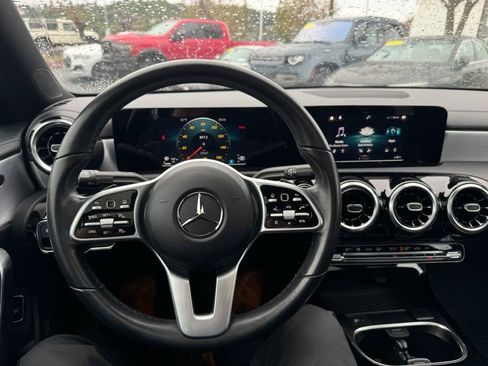 Used 2020 Mercedes-Benz CLA 250 image 9