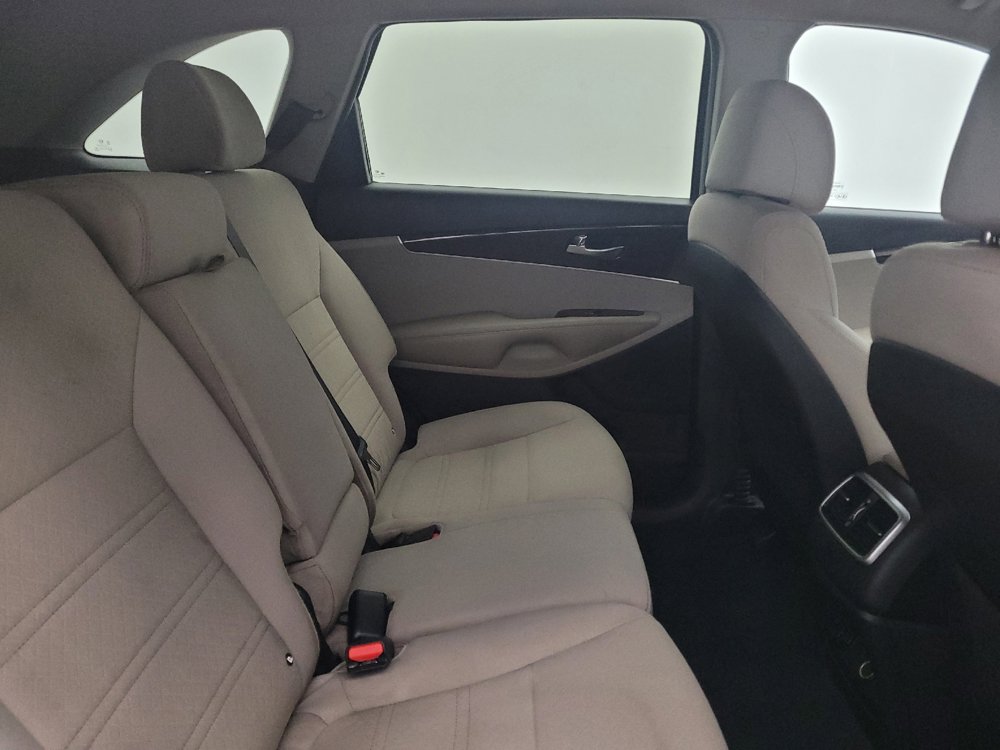 Used 2017 Kia Sorento AWD w/ LX Convenience Package image 19