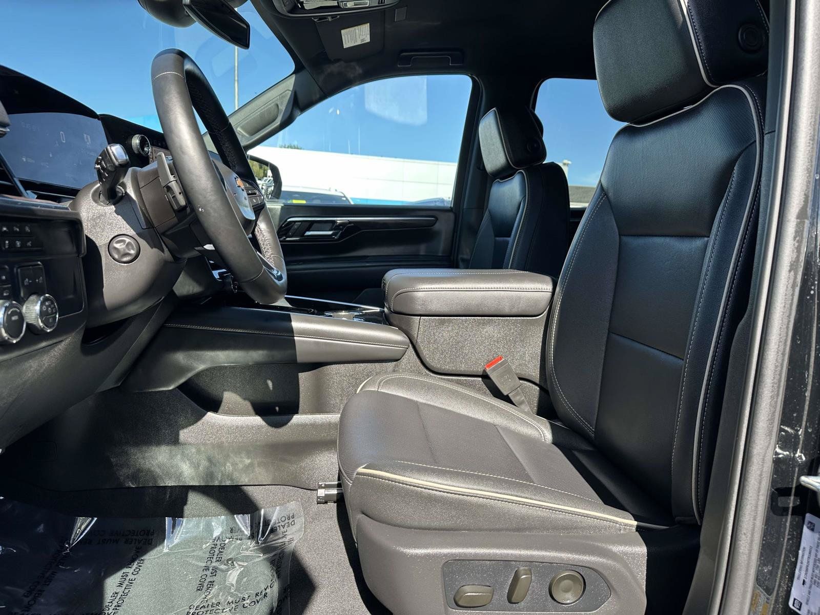 Used 2026 Chevrolet Suburban Premier AWD/4WD image 22