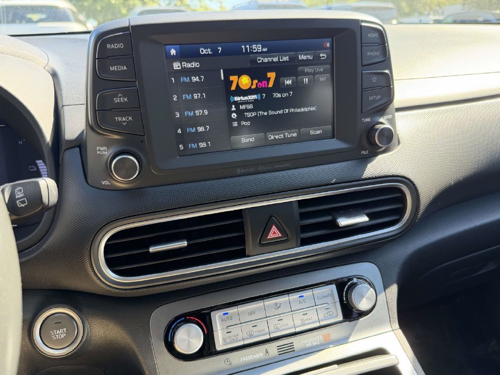 Used 2021 Hyundai Kona Limited w/ Cargo Package FWD image 18